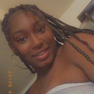 Meet your Posher, Nakia